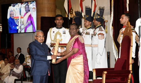 Dr. Sitaram Jindal Conferred with Prestigious Padma Bhushan Award by the President of India